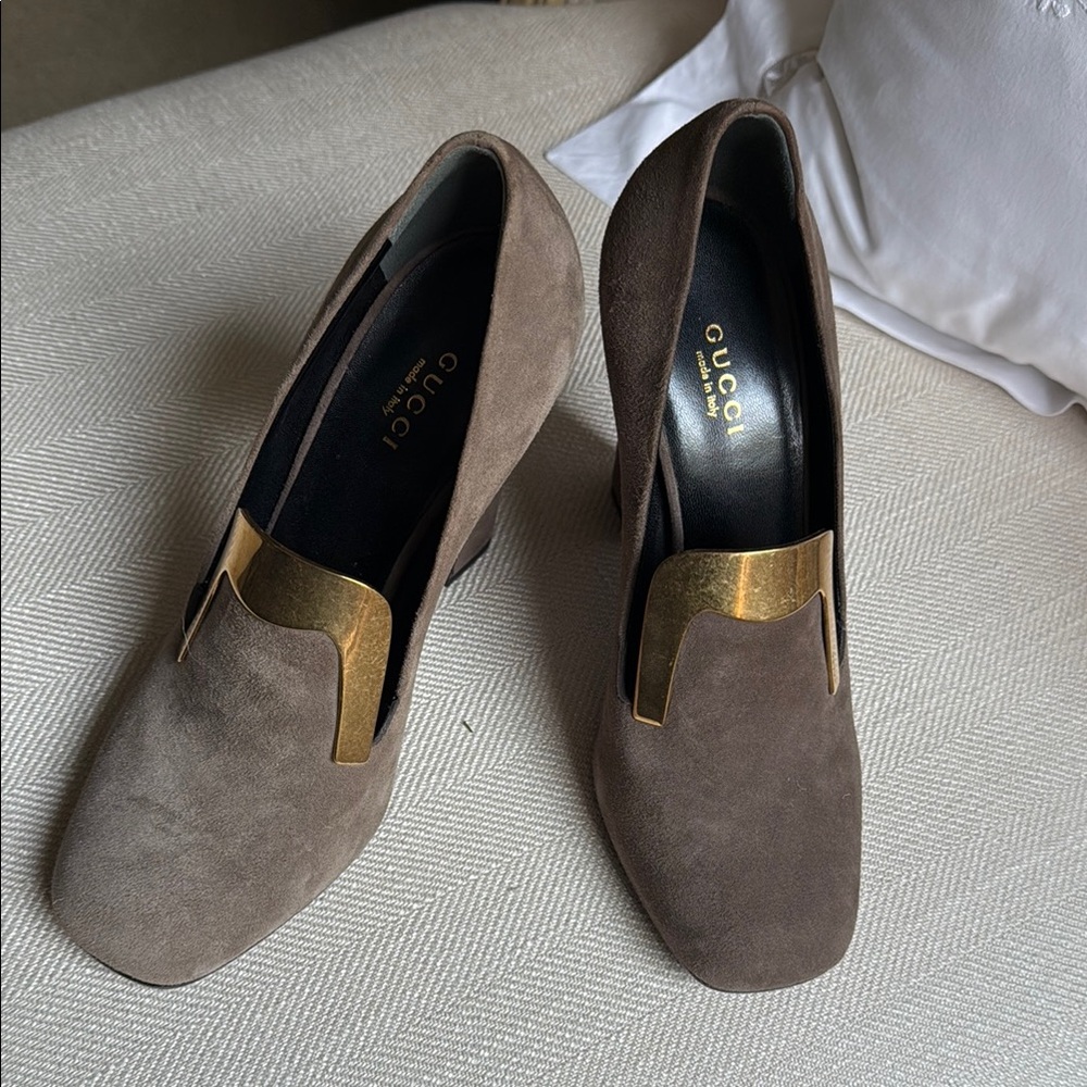 Gucci Brown and Gold Heels with Sophisticated Design